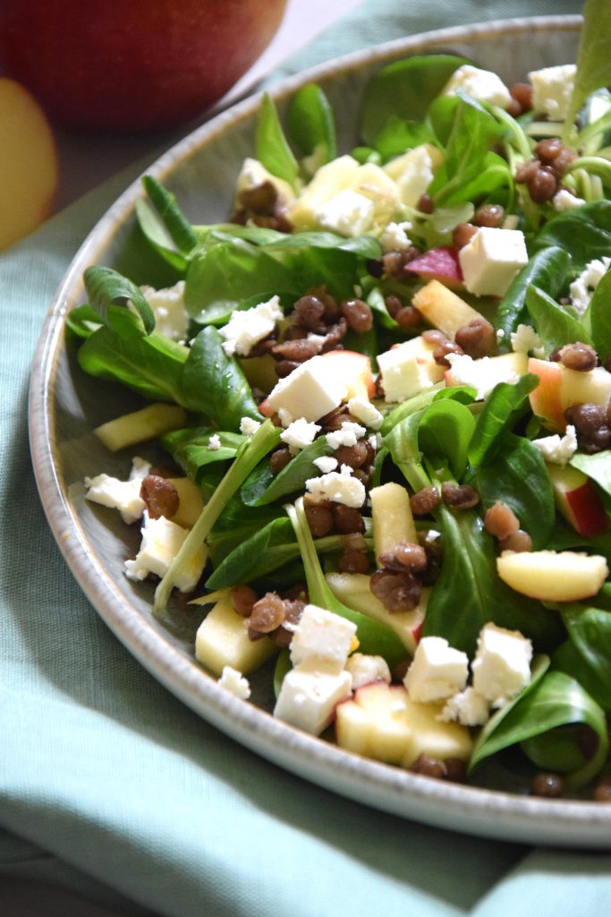 Feldsalat mit Apfel und Linsen