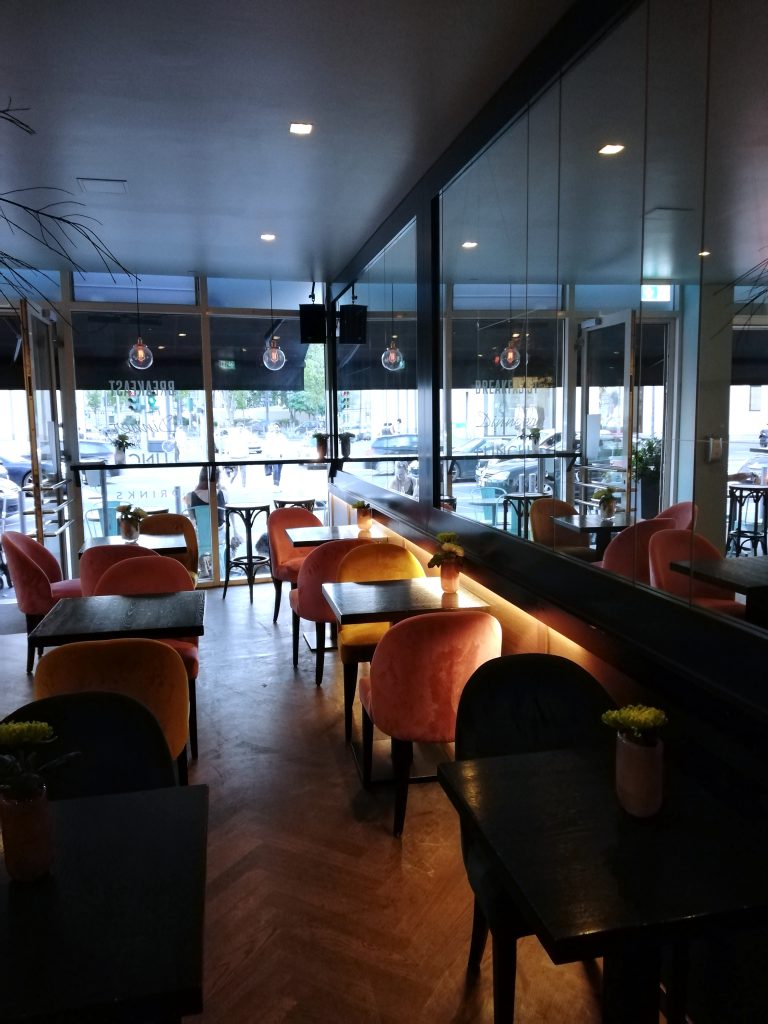 Chinaski Tagesbar