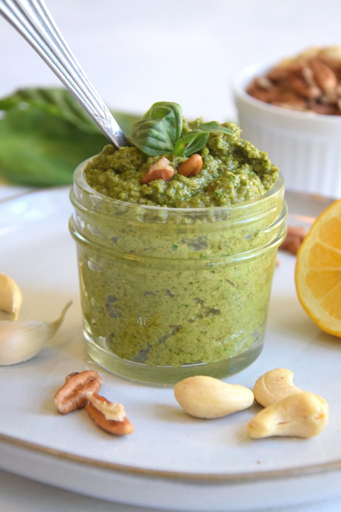Veganes Basilikum-Pesto