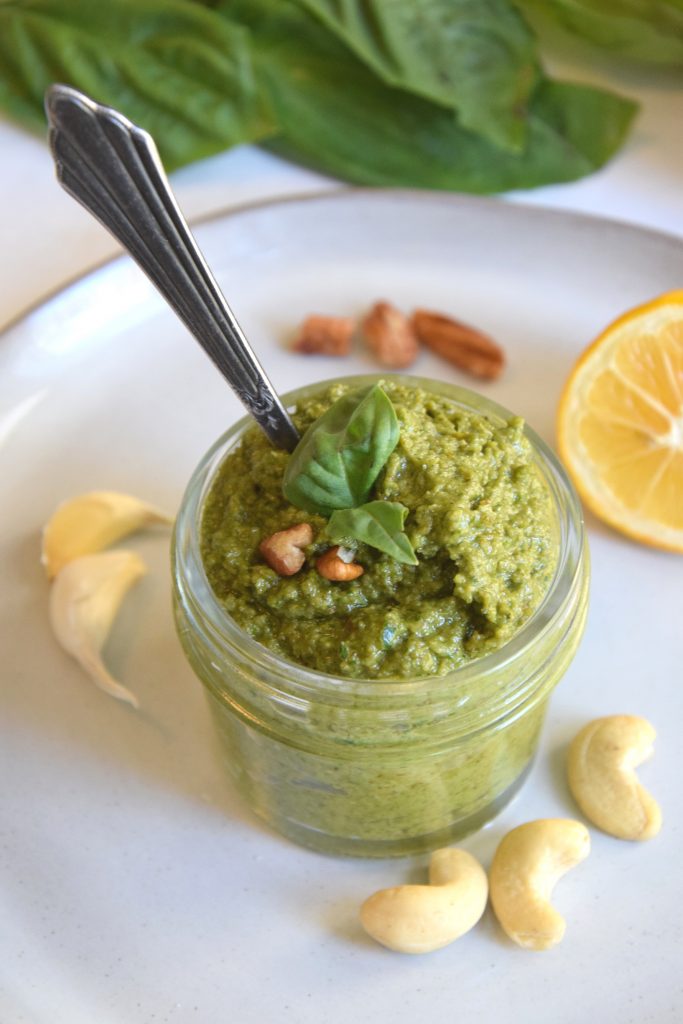 Veganes Basilikum-Pesto